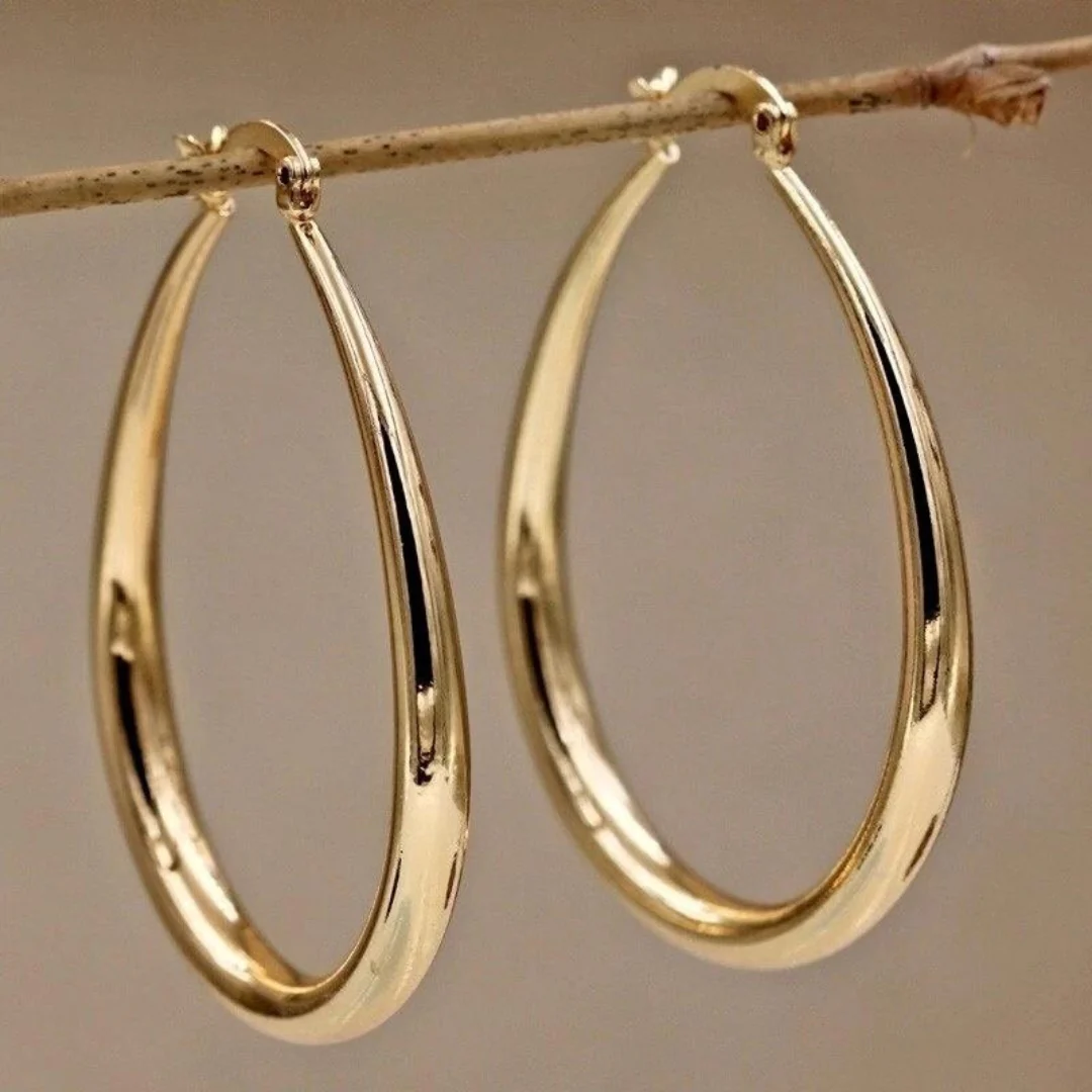 Vintage Earrings in Gold
