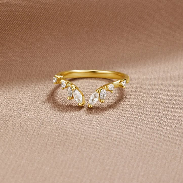 Peace - Ring in Gold Crystal
